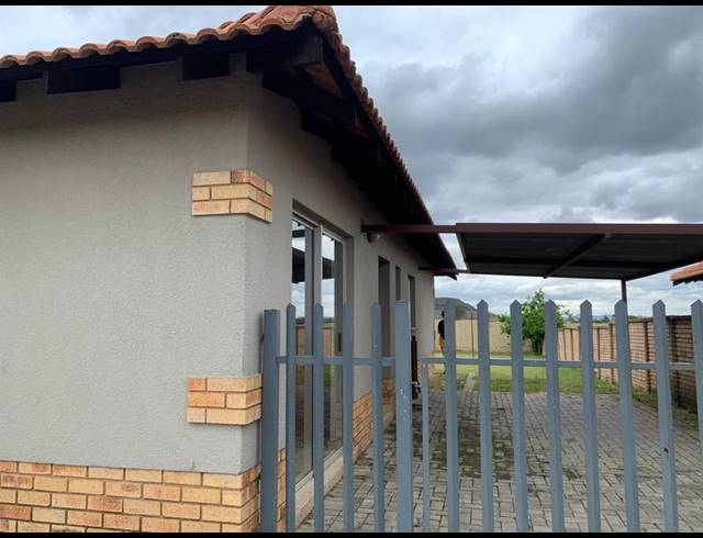 3 BEDROOM TOWNHOUSE FOR SALE IN WATERKLOOF